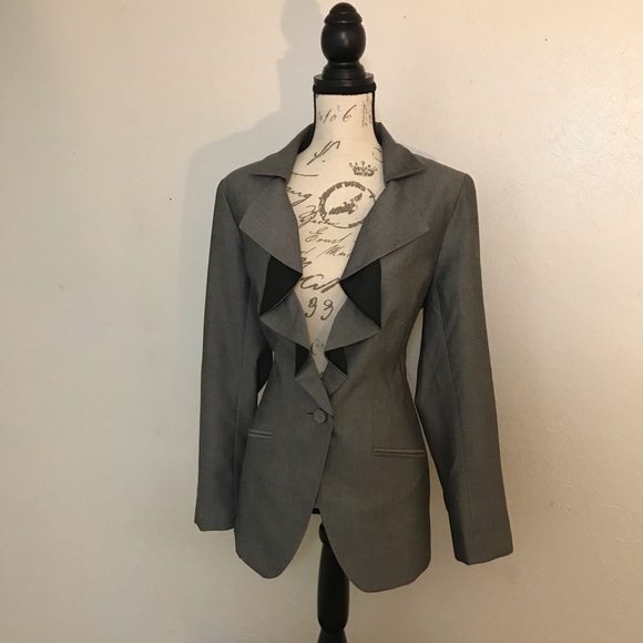 White House Black Market Jackets & Blazers - EUC WHBM Blazer SZ MED